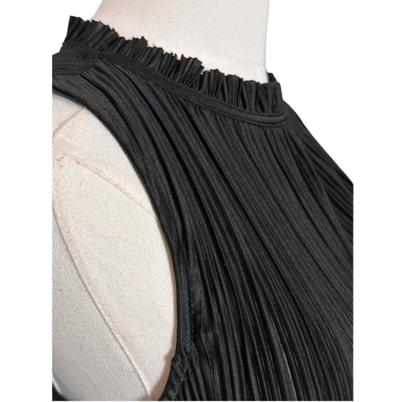 Evereve Black Satin Plisse Ruffle Neck Keyhole Back Sleeveless Blouse Small - Picture 2 of 8